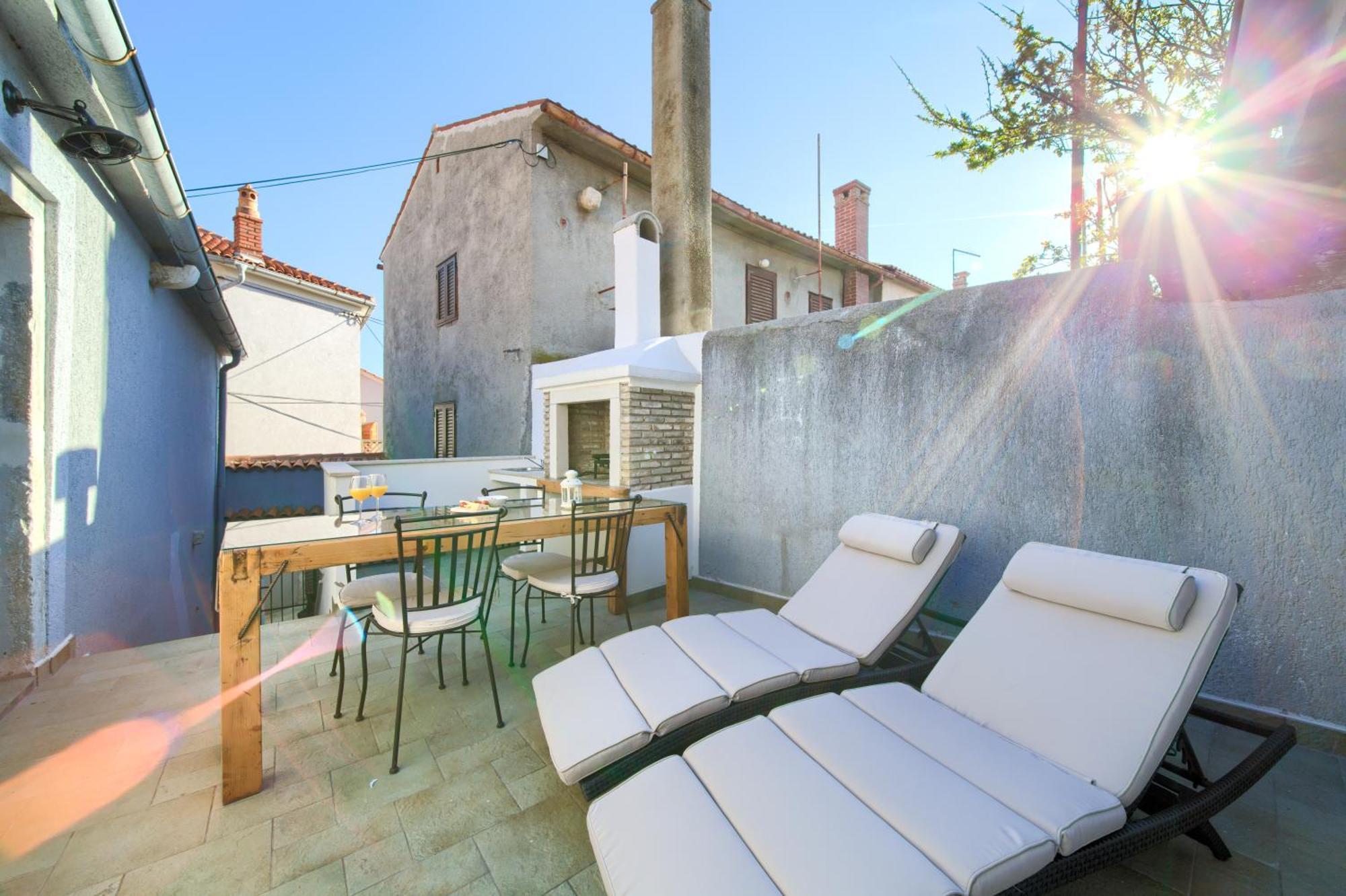 Apartment Old Town Mariolina Krk Town Esterno foto