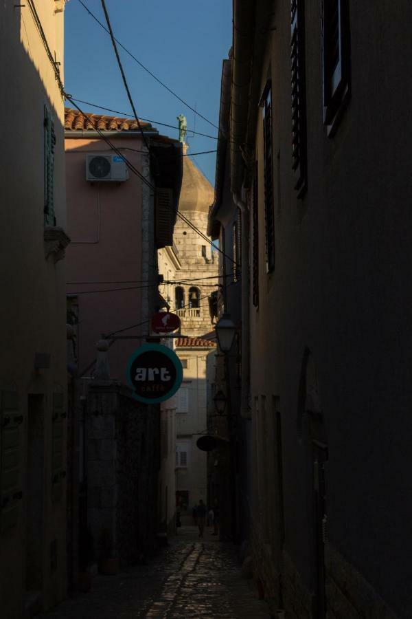 Apartment Old Town Mariolina Krk Town Esterno foto